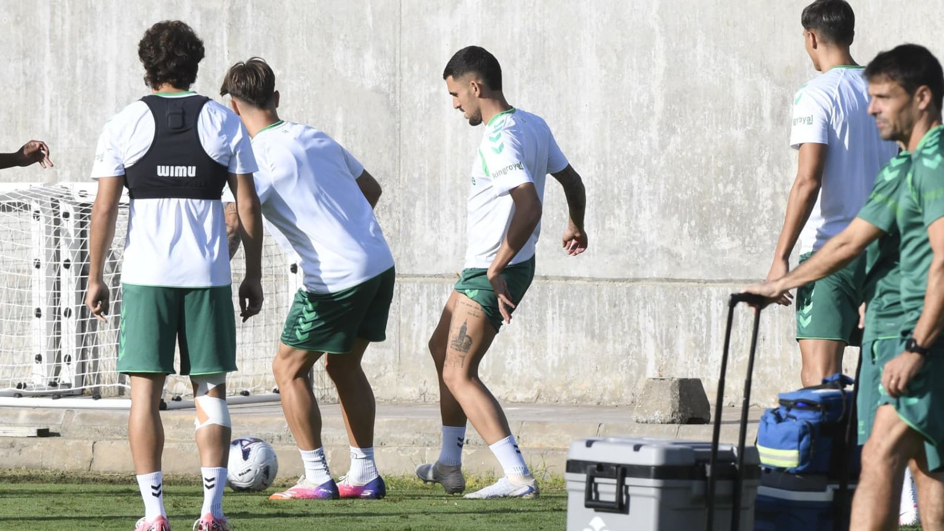 Dani Ceballos, en su primer entrenamiento con el Betis