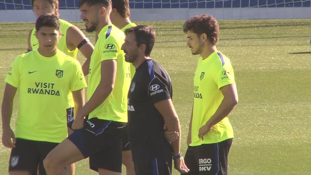 El primer entrenamiento de Julián Álvarez en el Atlético tras el cierre de mercado
