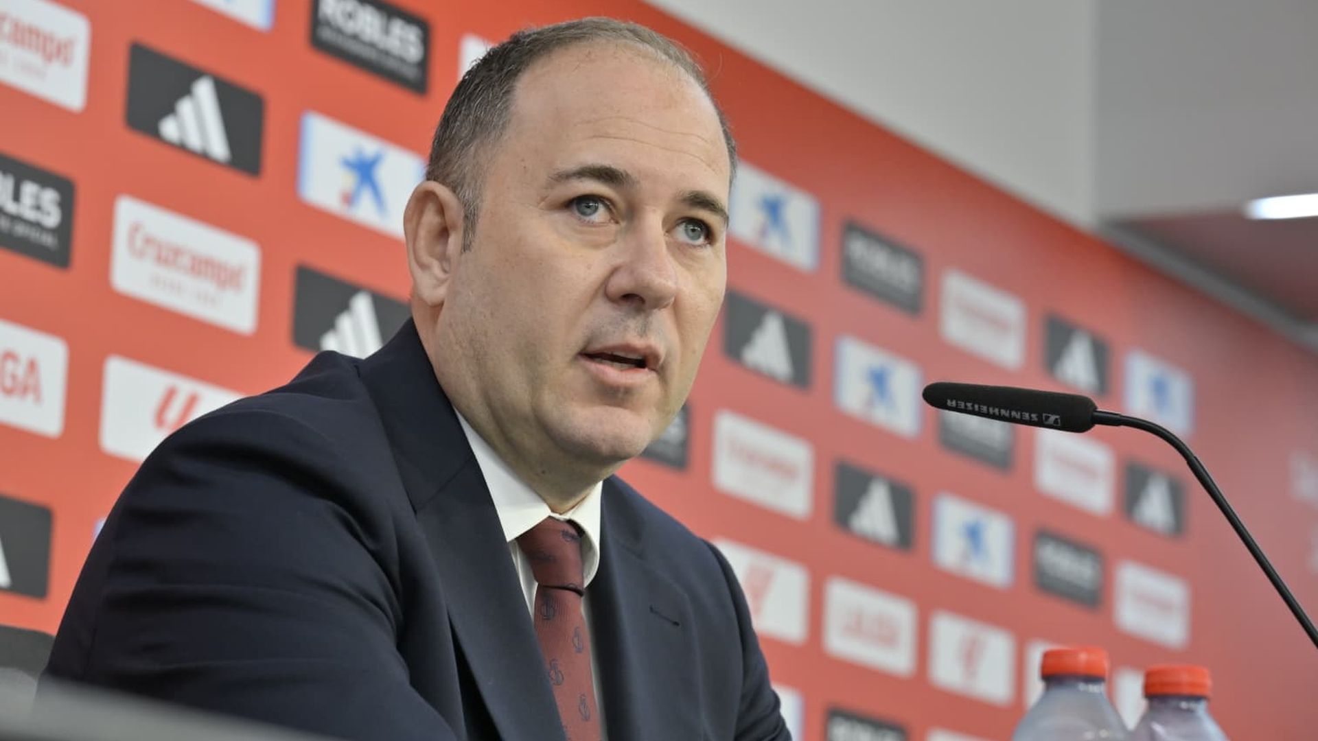José Ignacio Navarro hace balance del mercado del Sevilla