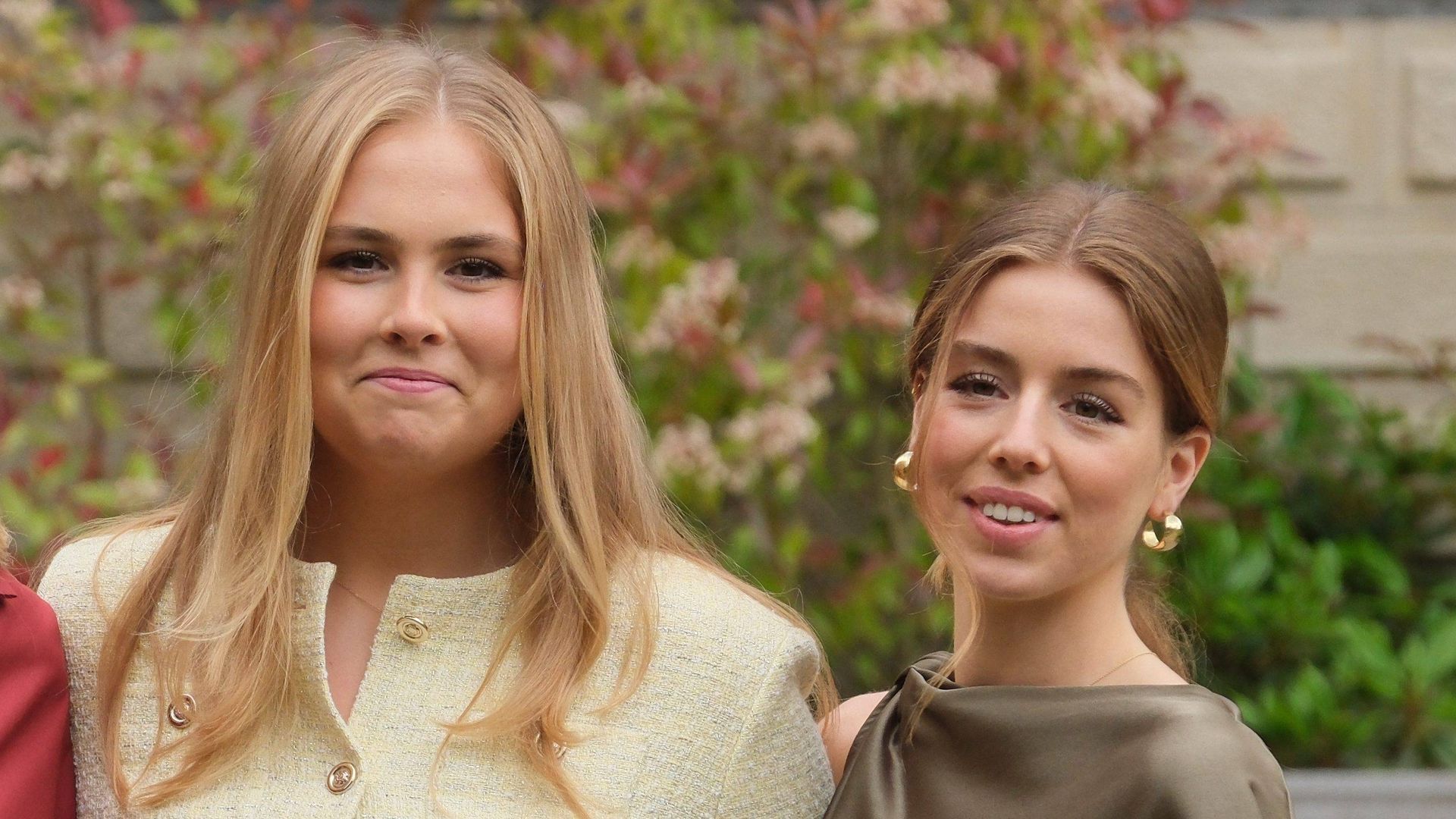 Las princesas Amalia y Alexia de Holanda