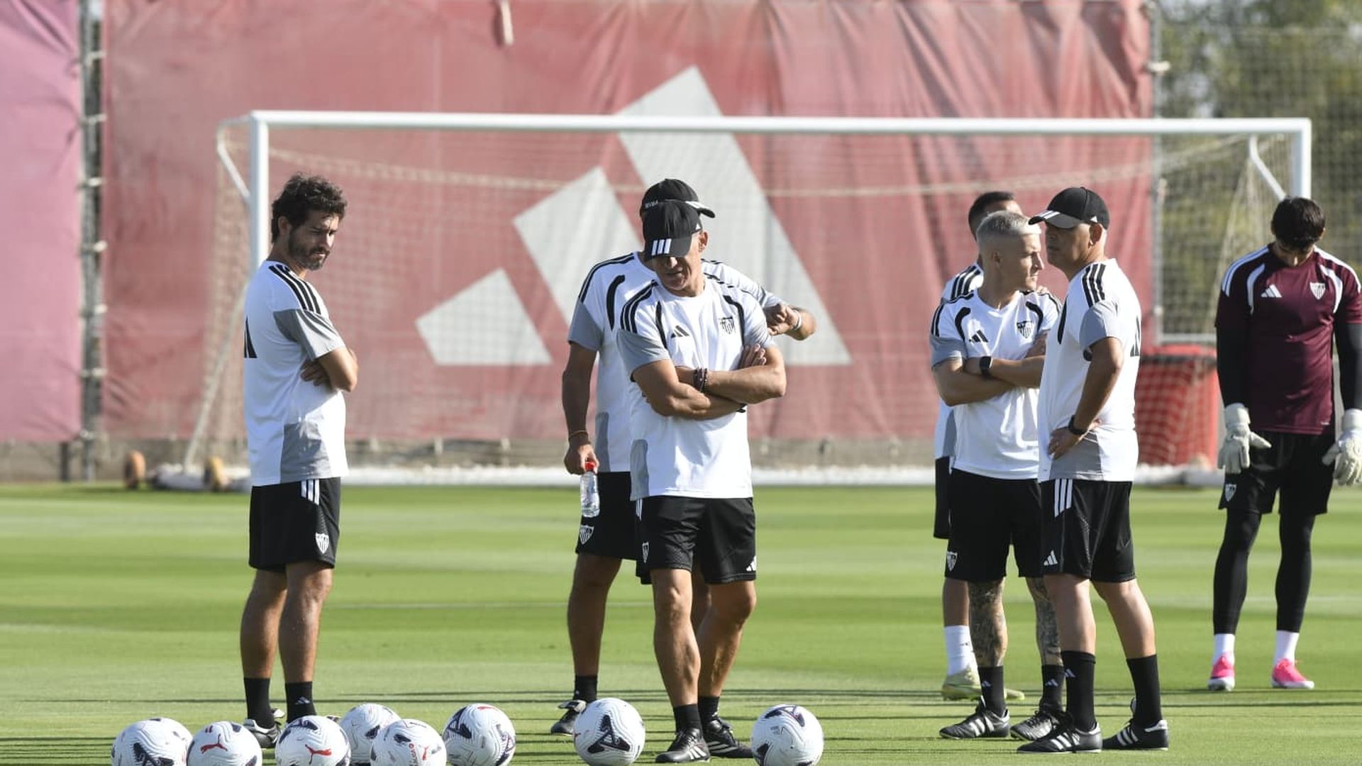 Luis García Plaza, entrenando al Sevilla