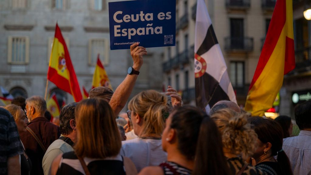 Multitudinarias concentraciones en todo el país para apoyar a Ceuta