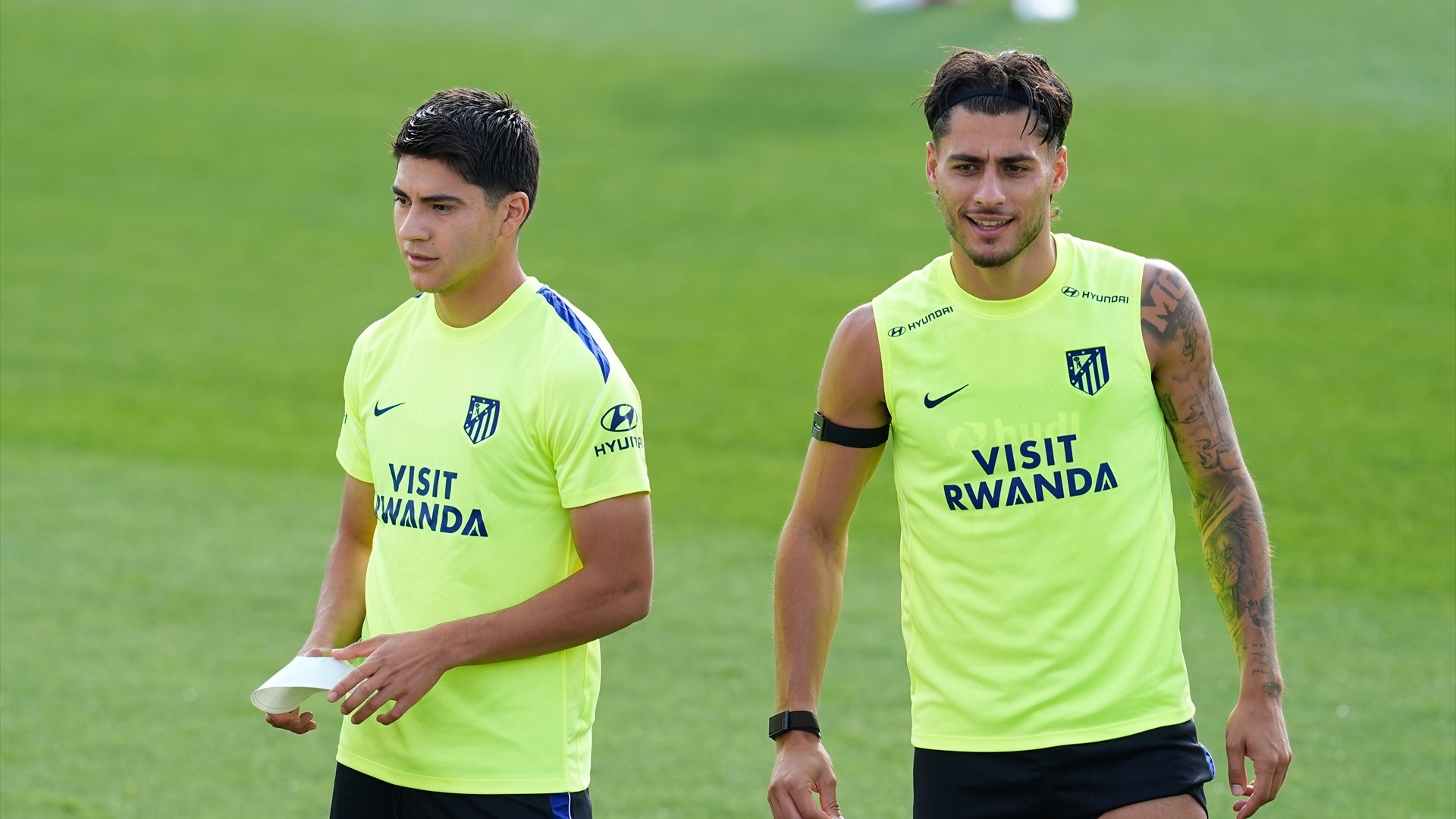 Obed Vargas y Carlos Martín, en un entrenamiento del Atlético de Madrid