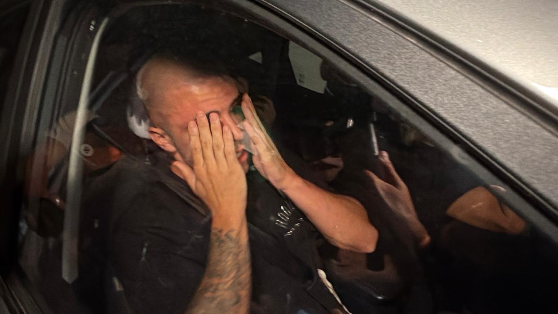 Pablo García llorando