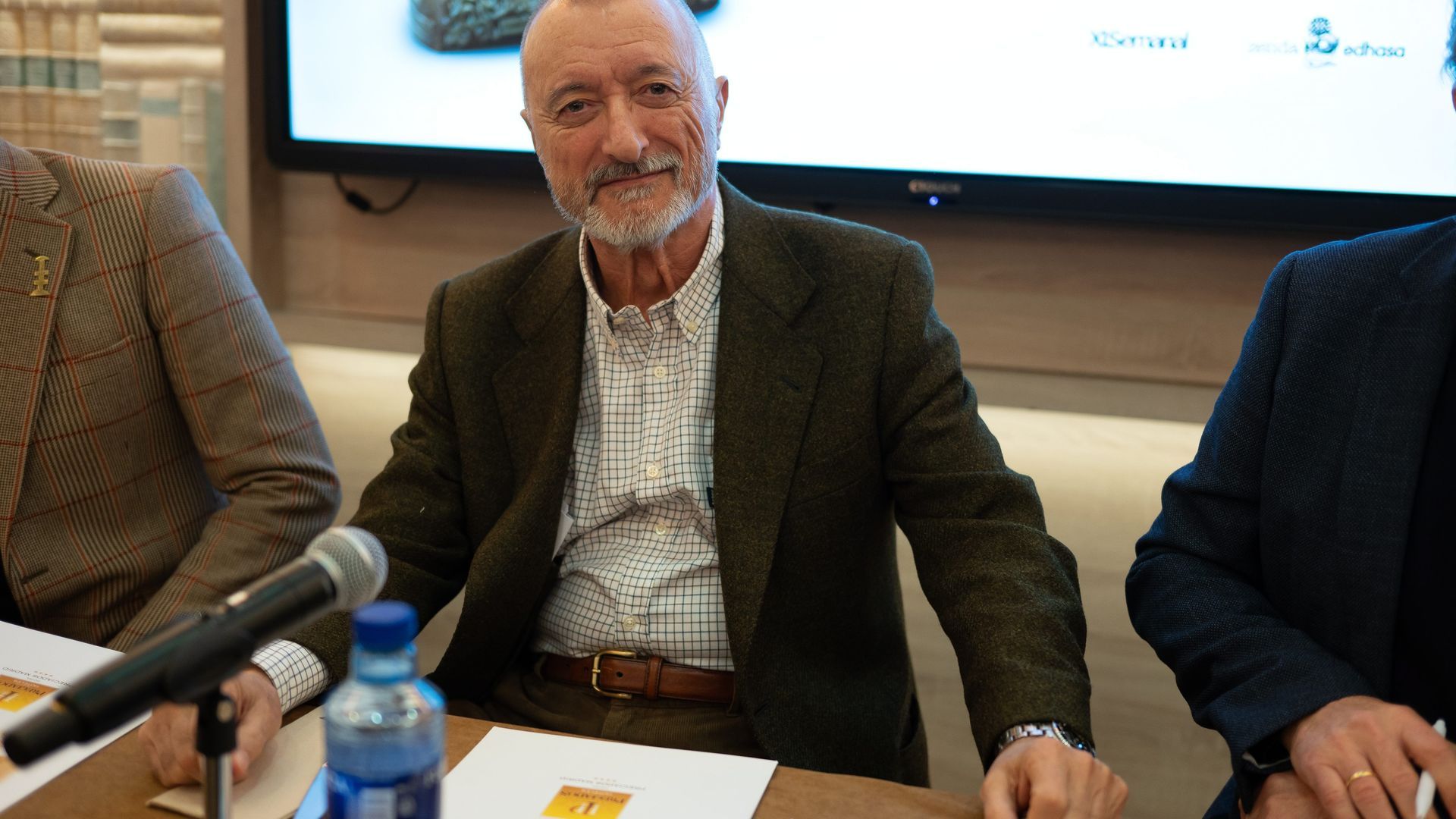 Arturo Pérez-Reverte Arturo Pérez-Reverte