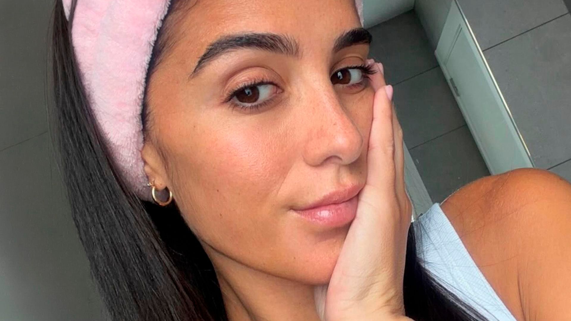 Claudia Martínez enseña su barriga postparto cinco días después de dar a luz a su primera hija Claudia Martínez enseña su barriga postparto cinco días después de dar a luz a su primera hija