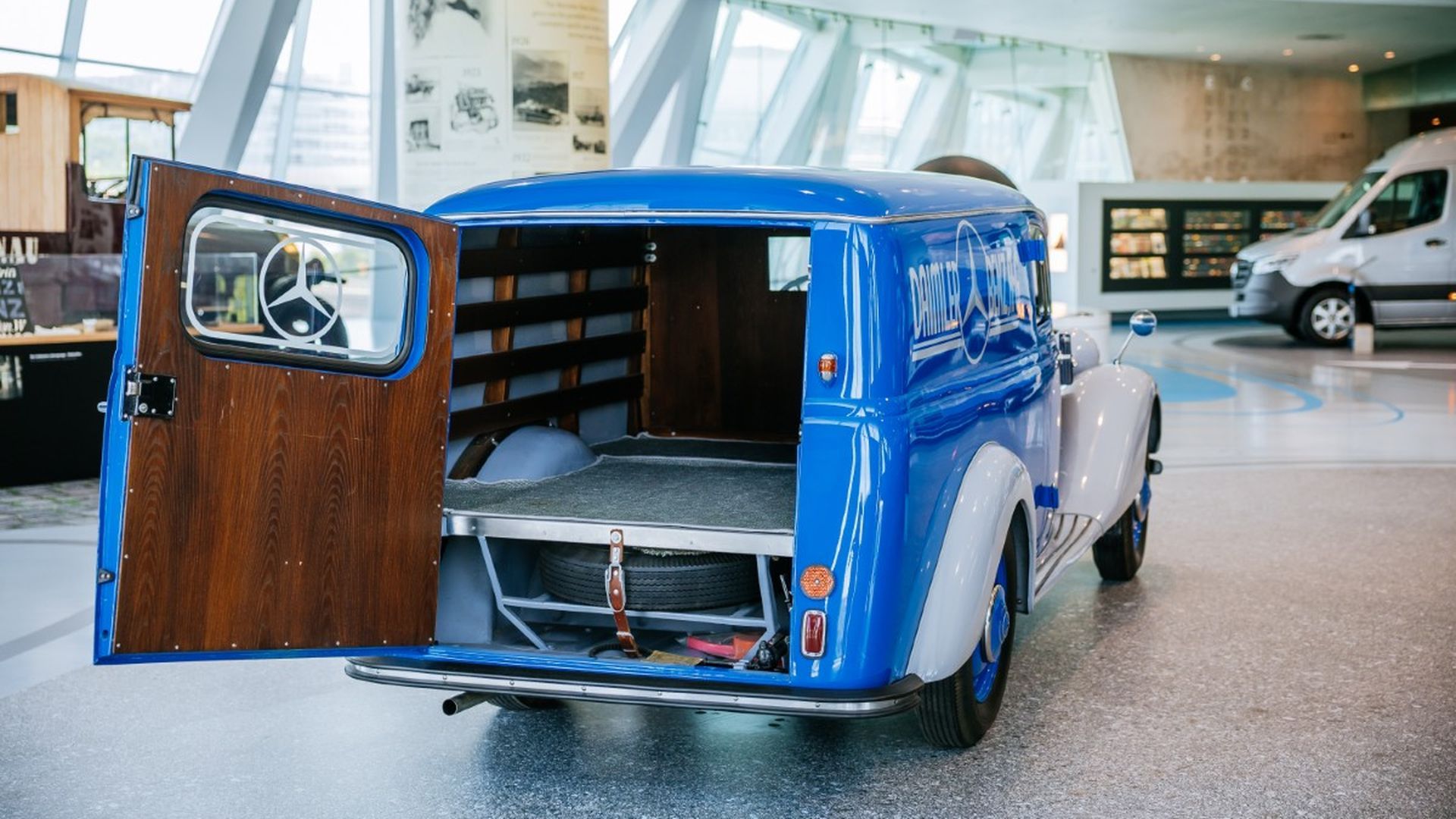 El raro Mercedes 170 V azul