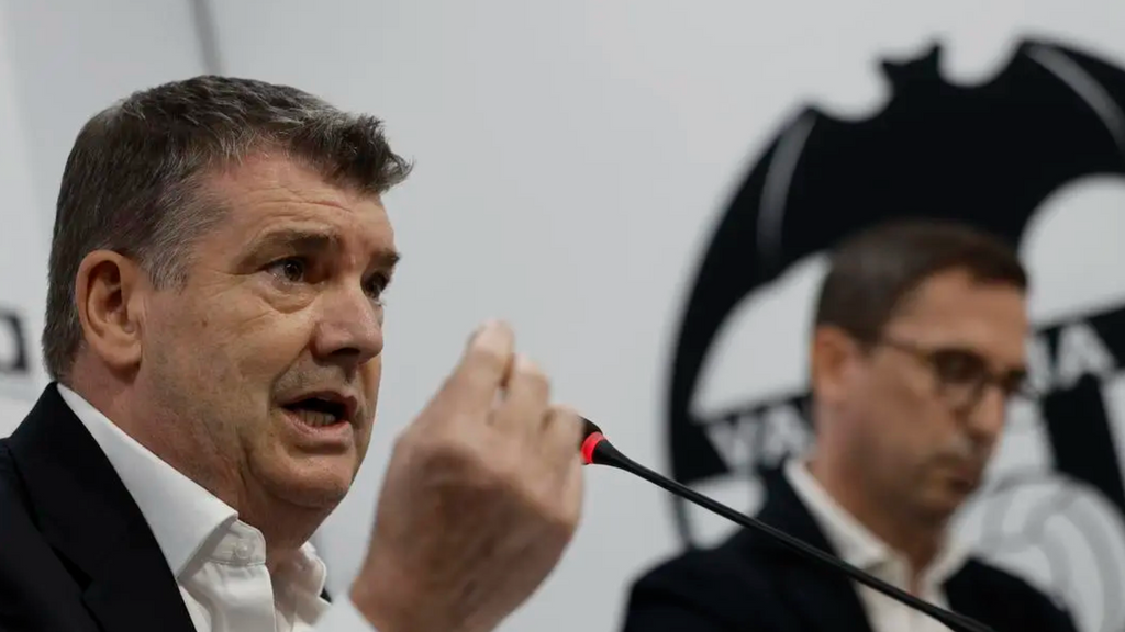 Ron Gourlay repasa el mercado de fichajes del Valencia CF y habla de Corberán, Gayà y Lim