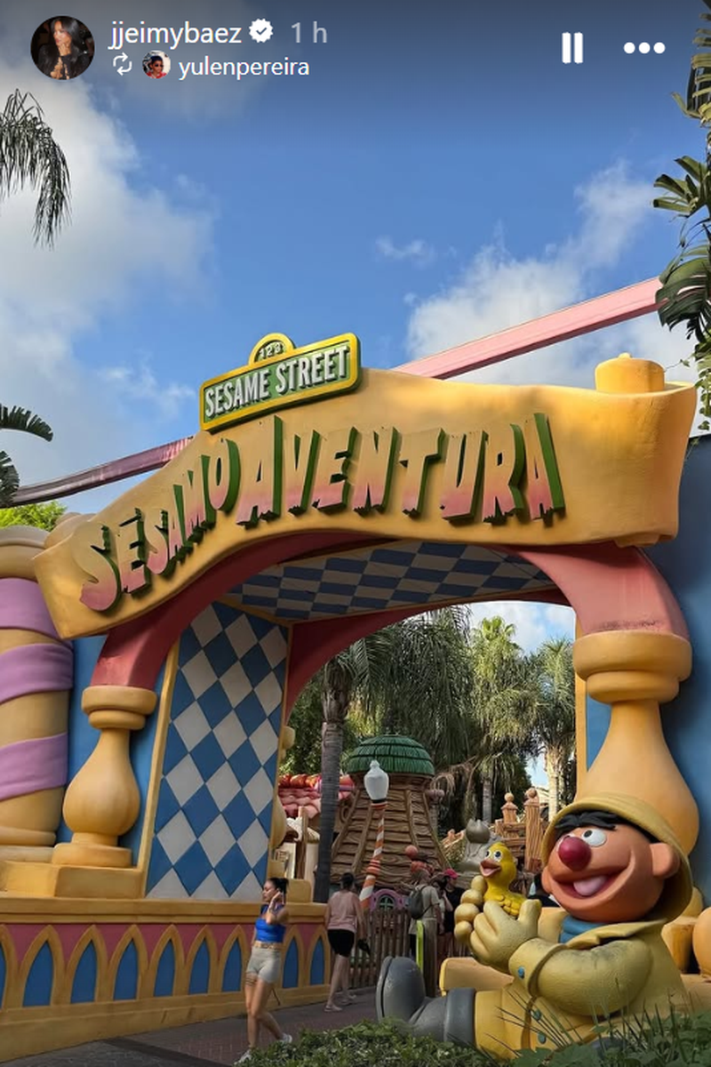 Jeimy Baéz y Yulen Pereira juntos en el parque de atracciones