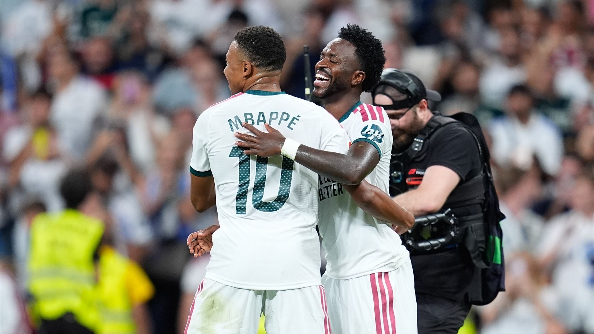 Kylian Mbappé y Vinicius Junior durante el Real Madrid - Real Sociedad de la jornada 1