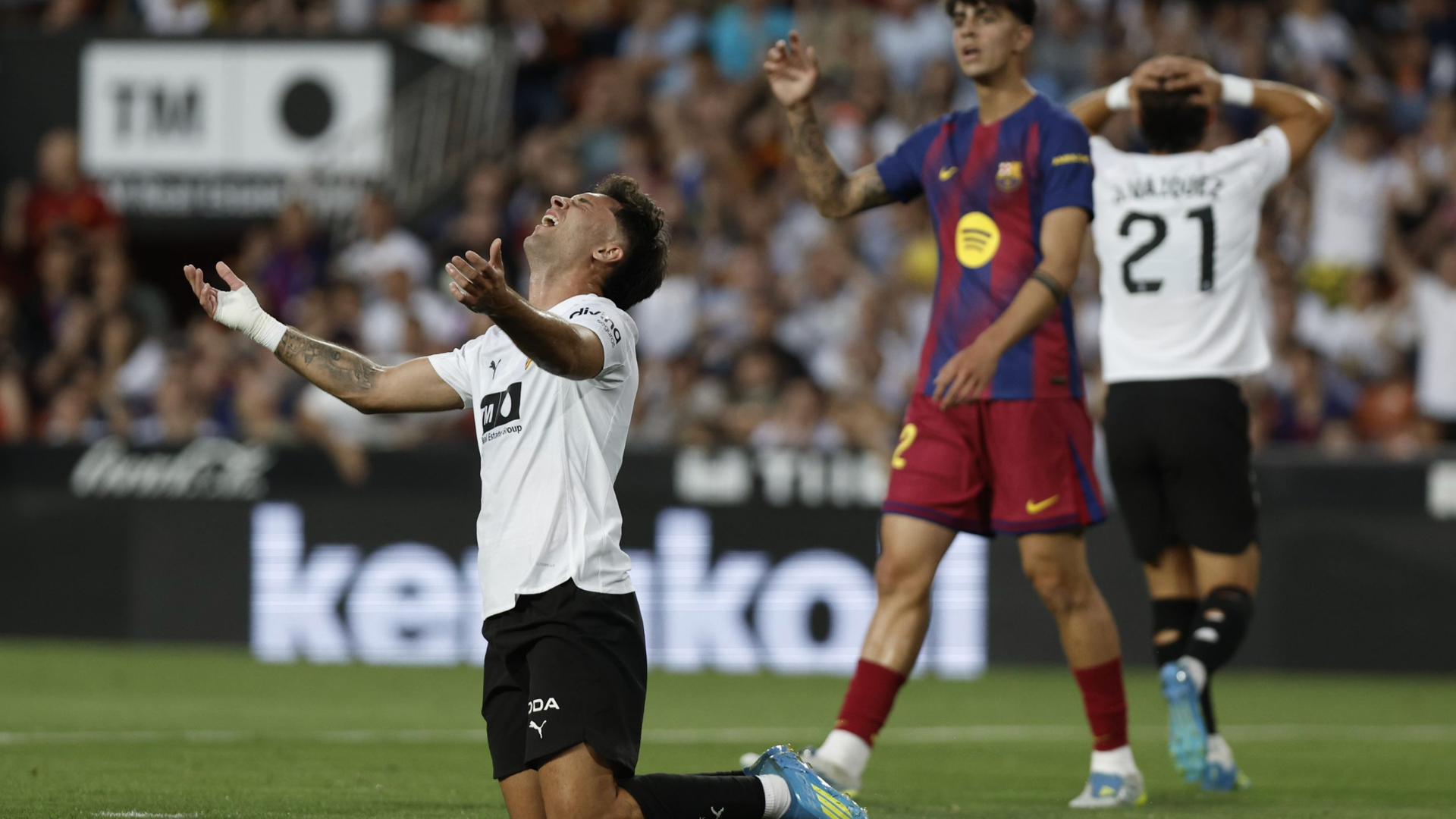 Pepelu se lamenta ante el Barça el año pasado