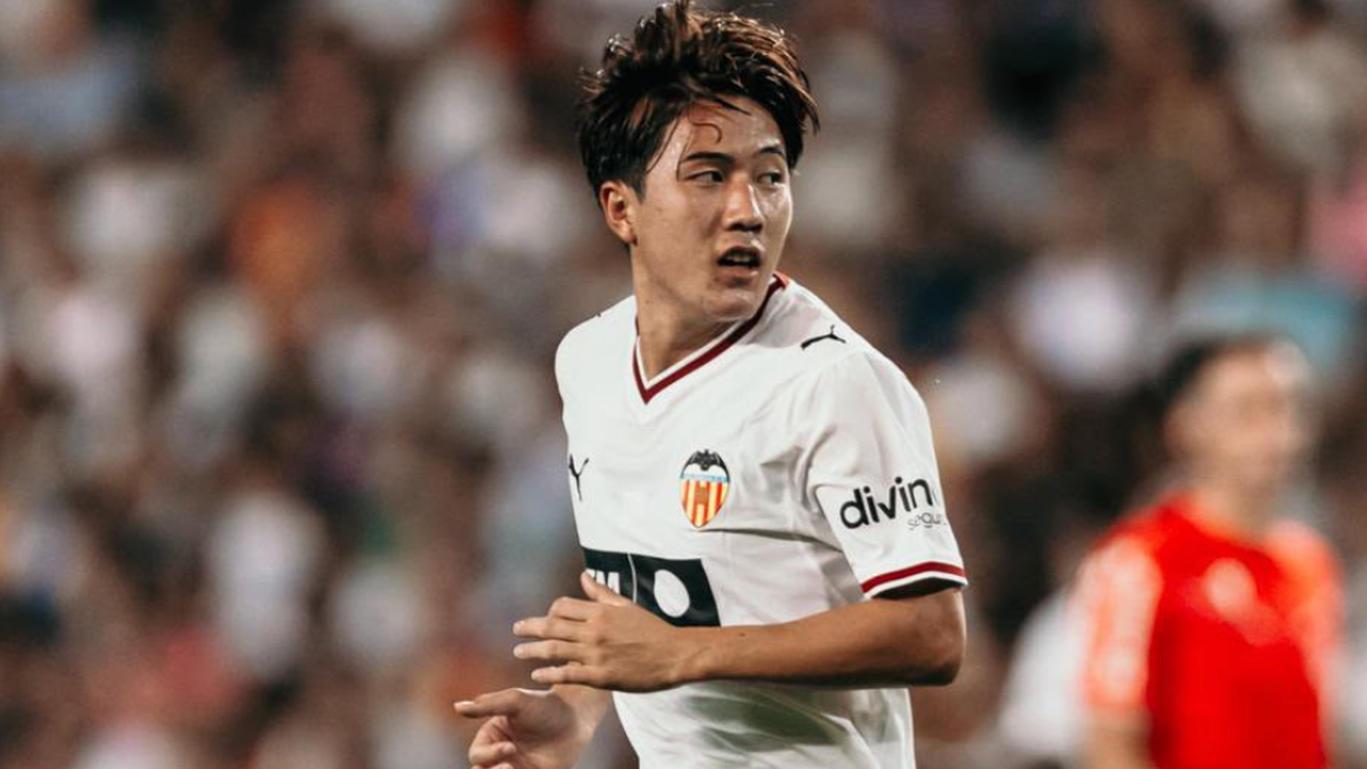 Ryonosuke Sato en Mestalla ante el Betis