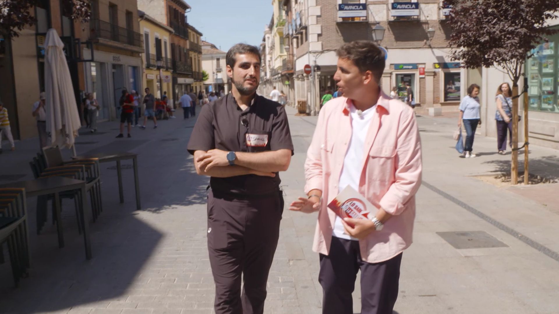 Xuso Jones, convencido con la idea de Samuel, primer sacerdote en concursar en 'Lo sabe, no lo sabe', para realizar un programa especial
