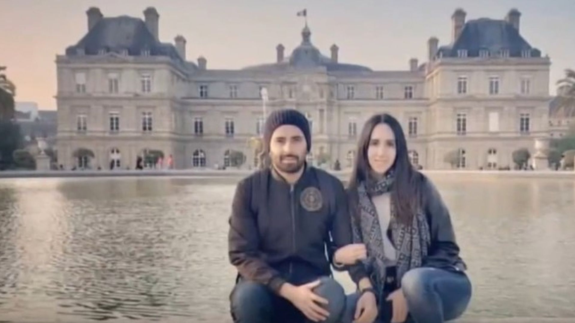 Matan a tiros al músico Jonathan Menéndez, de la banda Camilo Séptimo, a su mujer embarazada, a su hija y a su empleada del hogar en México Matan a tiros al músico Jonathan Menéndez, de la banda Camilo Séptimo, a su mujer embarazada, a su hija y a su empleada del hogar en México