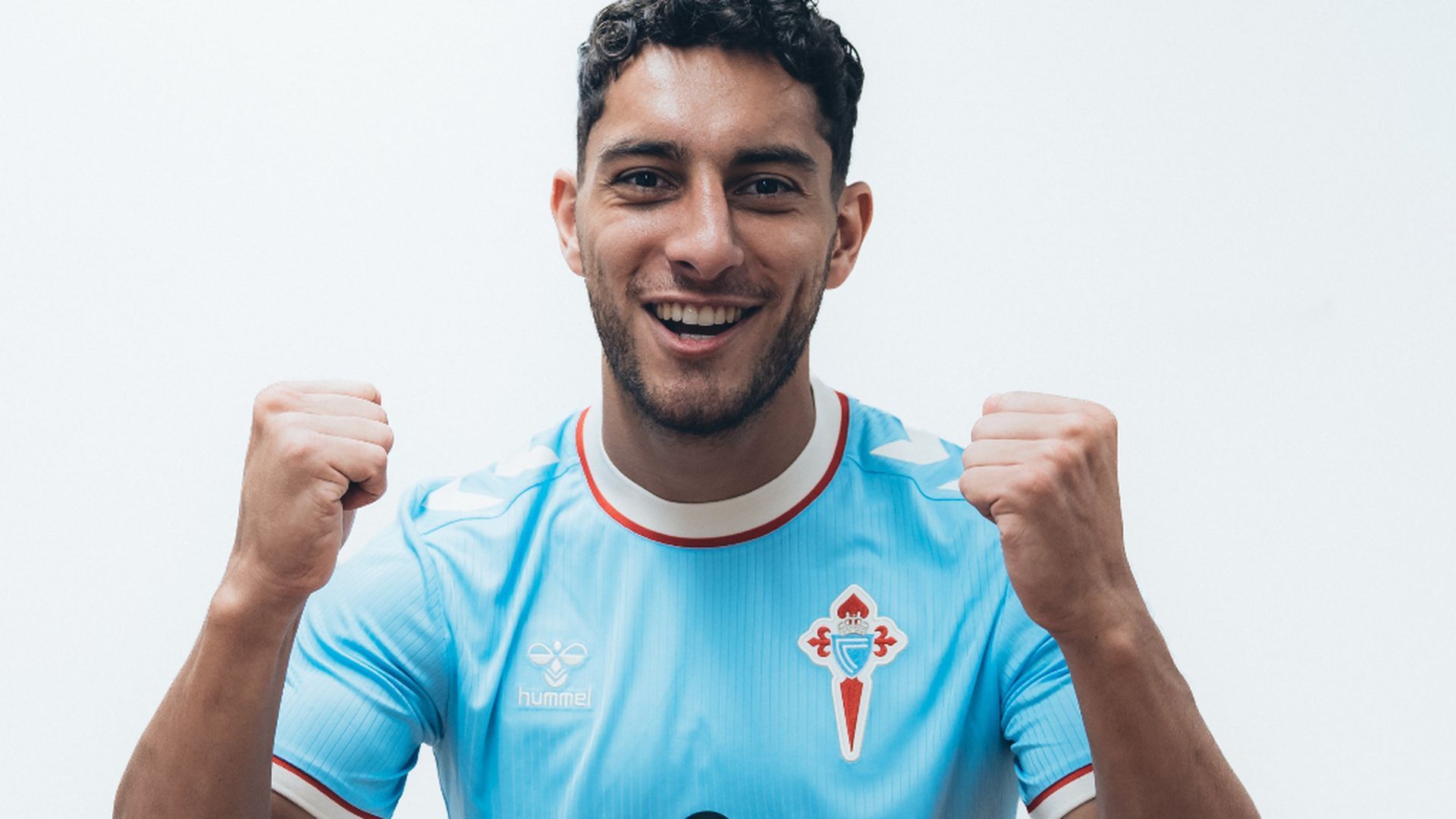 Seba Cáceres, con la camiseta del Celta