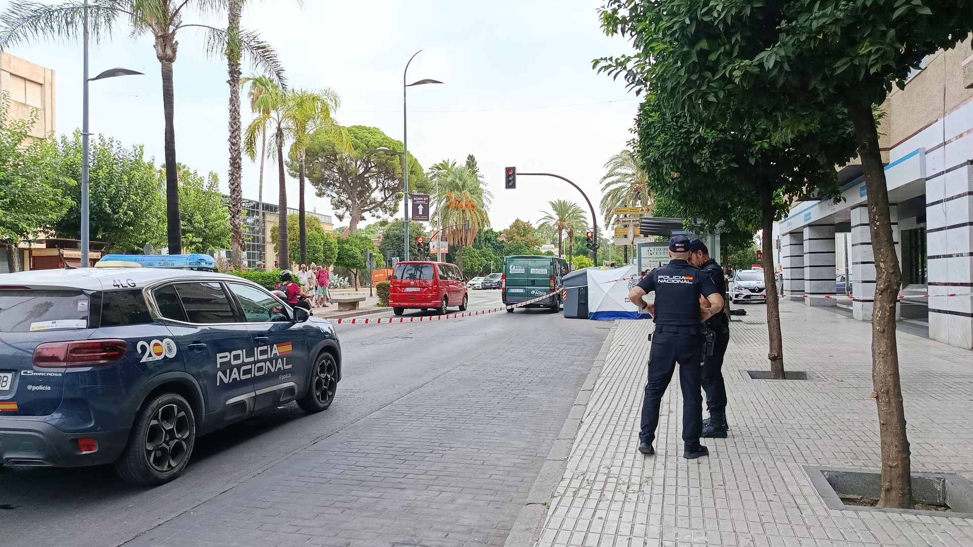 Zona en la que se ha encontrado un cadáver en un contenedor de Jerez de la Frontera, Cádiz Zona en la que se ha encontrado un cadáver en un contenedor de Jerez de la Frontera, Cádiz