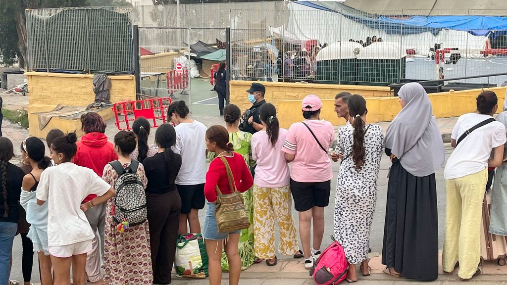 El Gobierno toma el control del Puerto de Ceuta para instalar carpas para la acogida temporal de migrantes