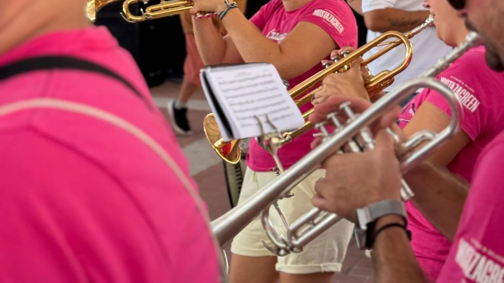 La joven herida participaba en la actuación de su charanga cuando ocurrió todo La joven herida participaba en la actuación de su charanga cuando ocurrió todo