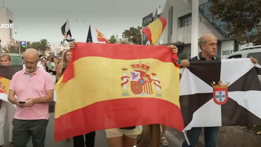 Los ceutíes vuelven a la protestar contra la acogida de migrantes en el puerto de la ciudad