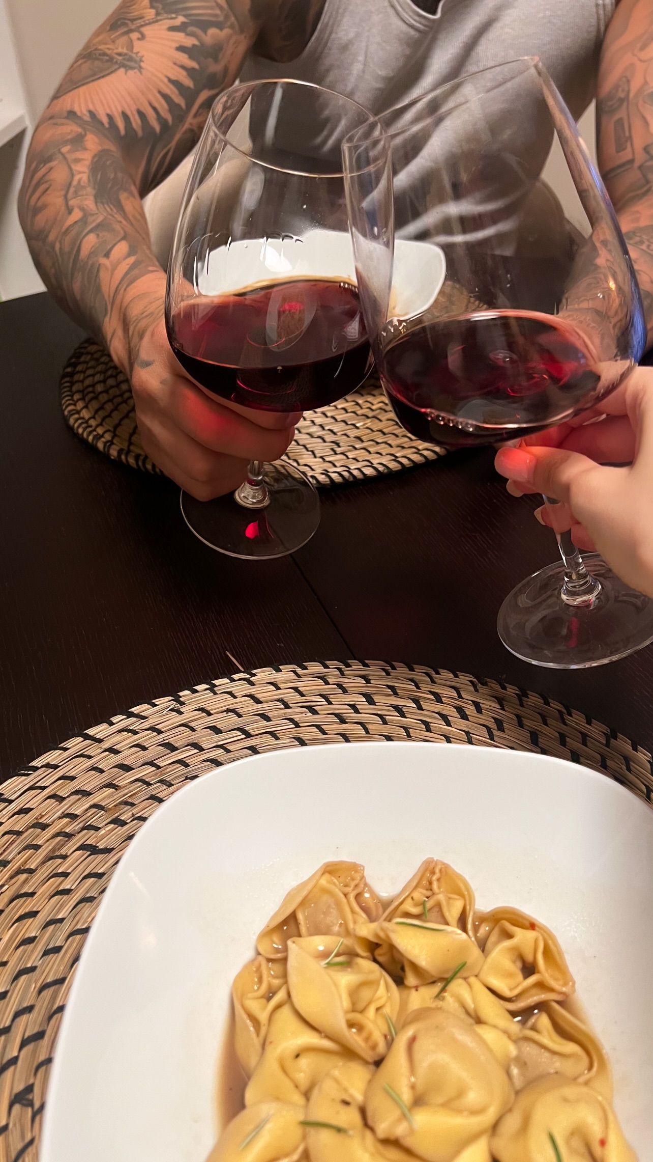 Alejandra Rubio y Carlo Costanzia disfrutan de un plan de pareja