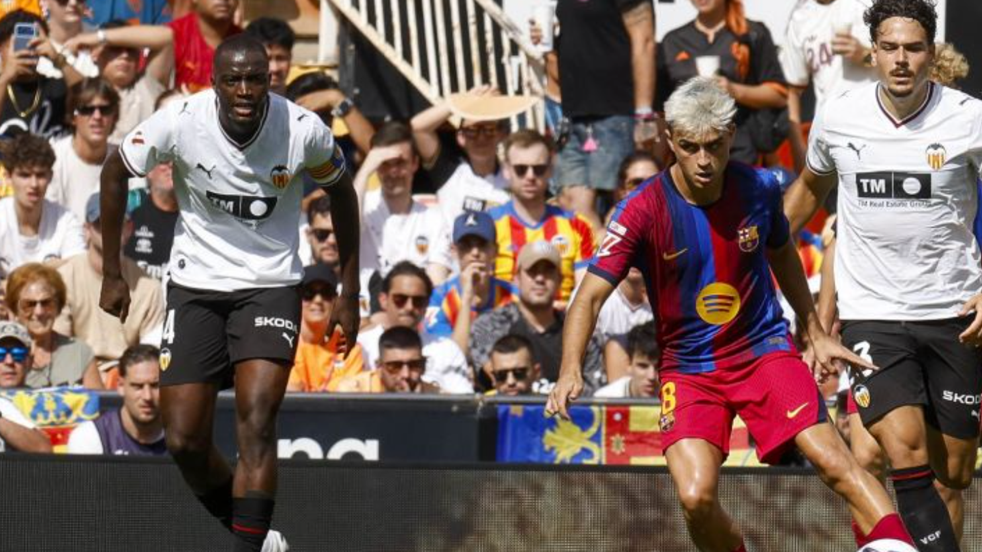 Diakhaby ante el FC Barcelona