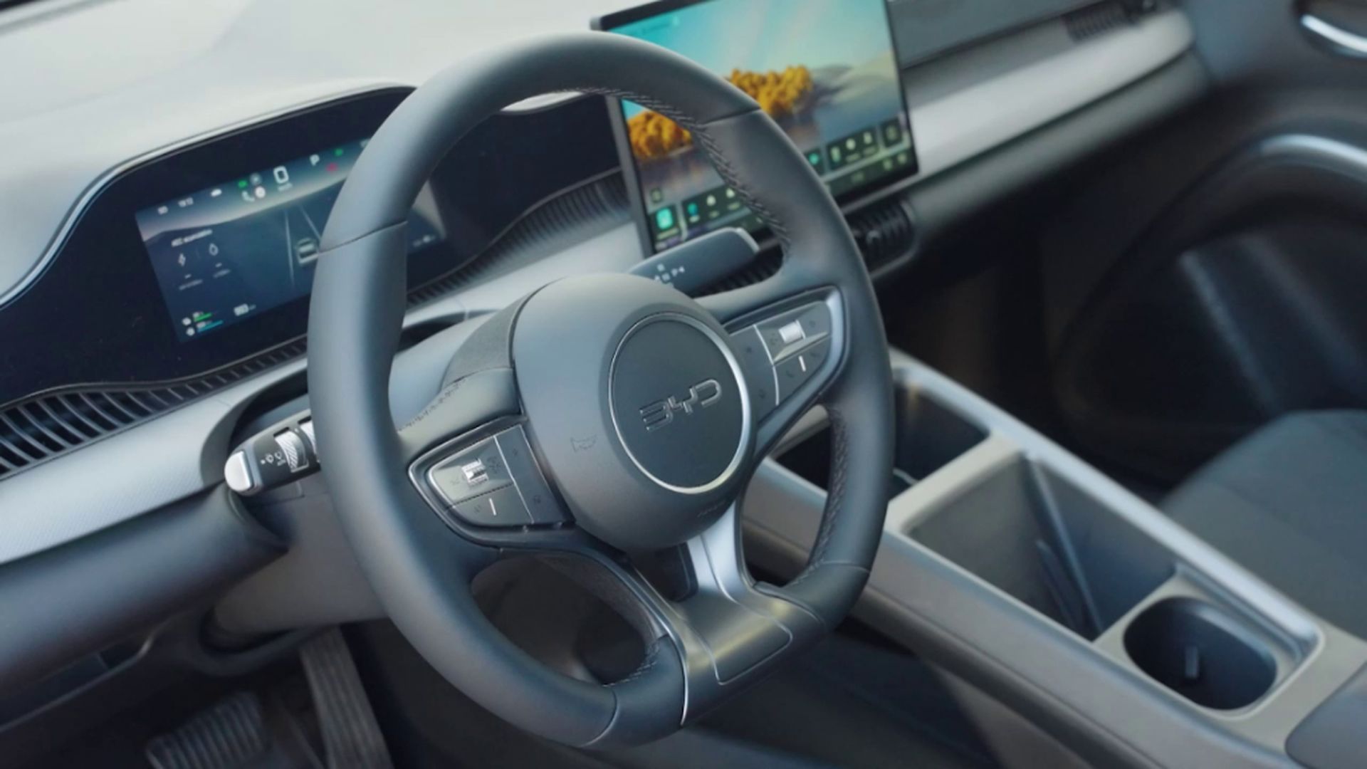 El BYD Dolphin DM-i Sport