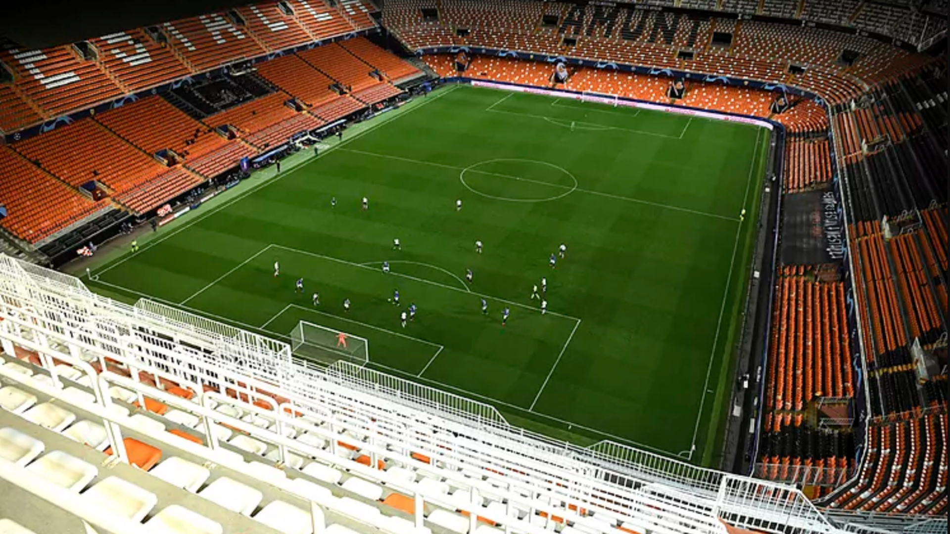 El Valencia - Atalanta se jugó a puerta vacía por la pandemia