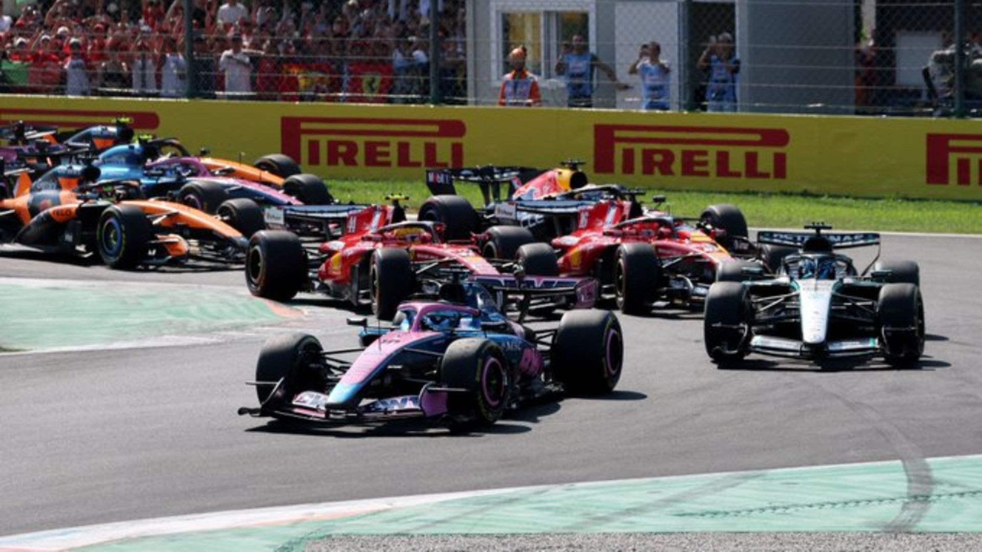 Imagen del GP de Italia en Monza, con Gasly liderando