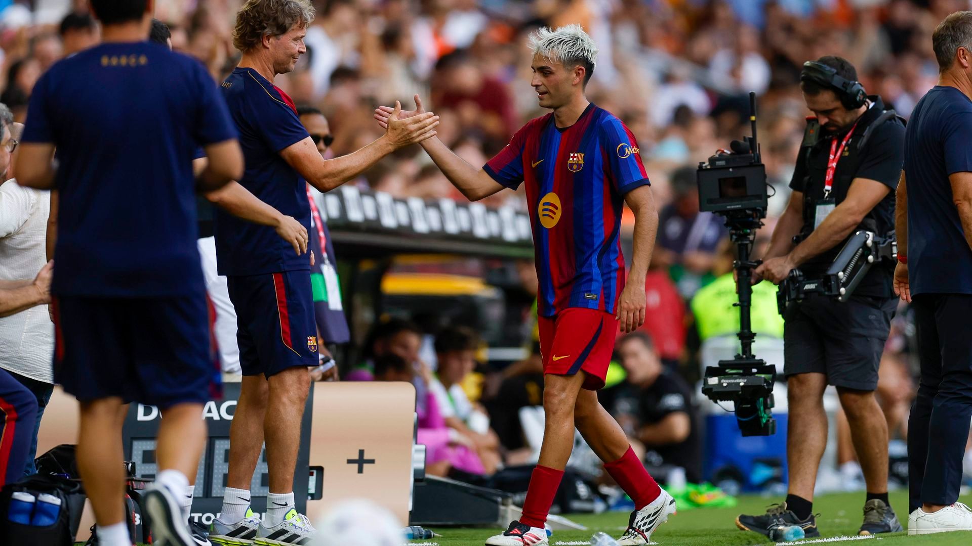 Pedri, tras ser sustituido en el Valencia - Barcelona.