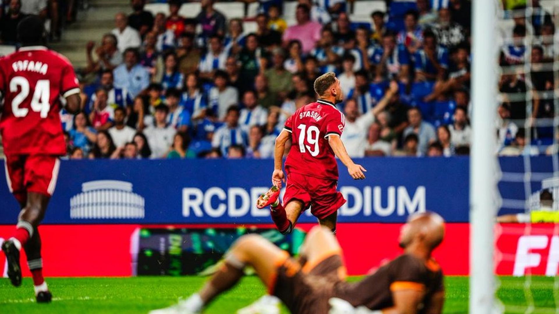 Stassin celebra su gol en el Espanyol - Sevilla