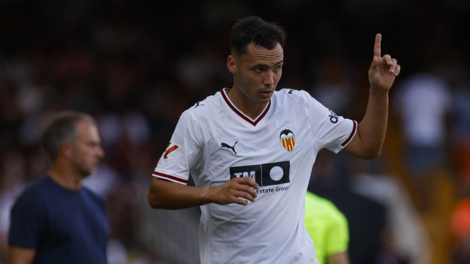 Arnau Martínez ante el Barça