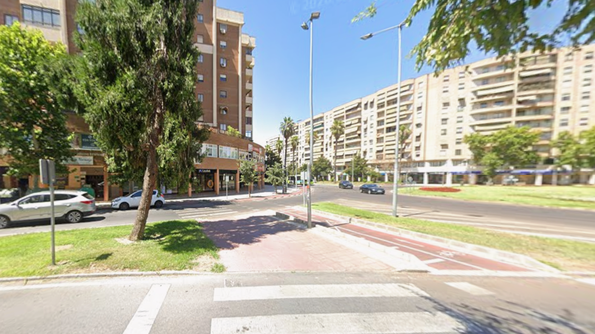 Atropellan a una mujer y a su bebé de nueve meses en un paso de peatones de Badajoz Atropellan a una mujer y a su bebé de nueve meses en un paso de peatones de Badajoz