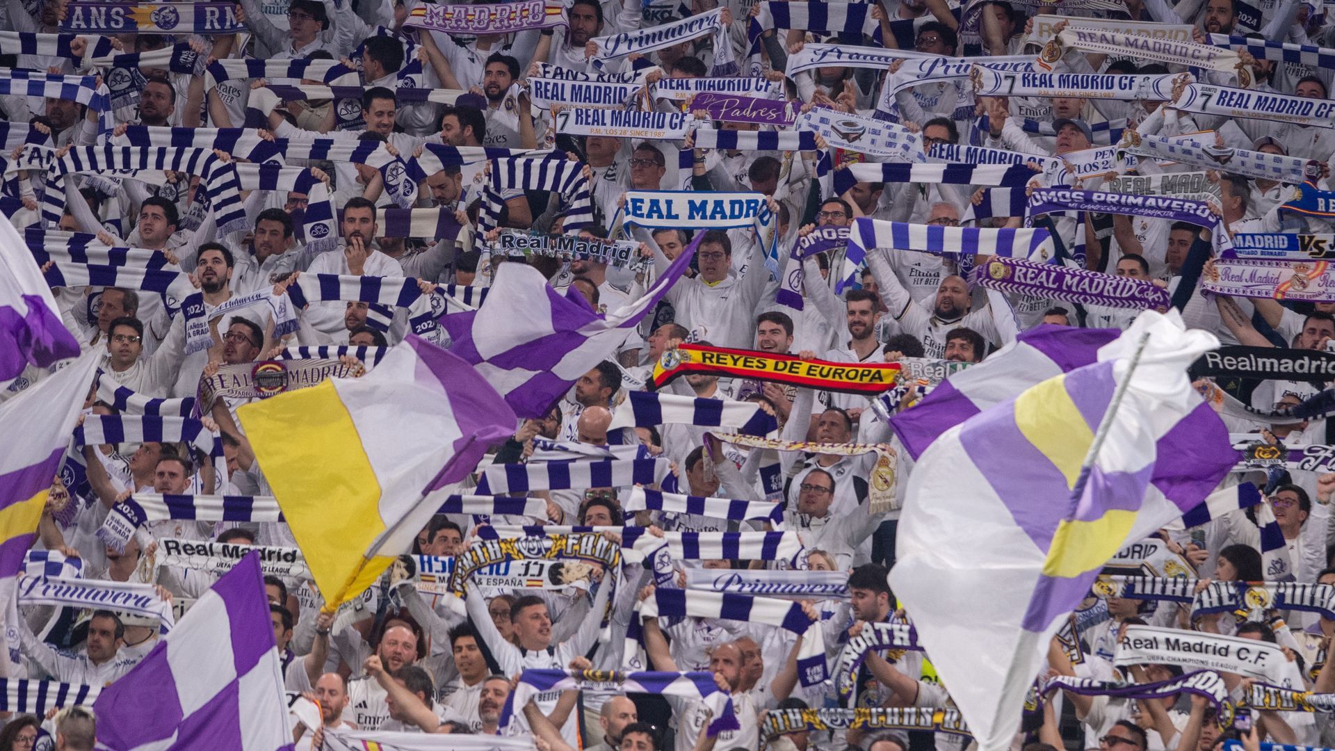 Banderas en el Santiago Bernabéu Banderas en el Santiago Bernabéu
