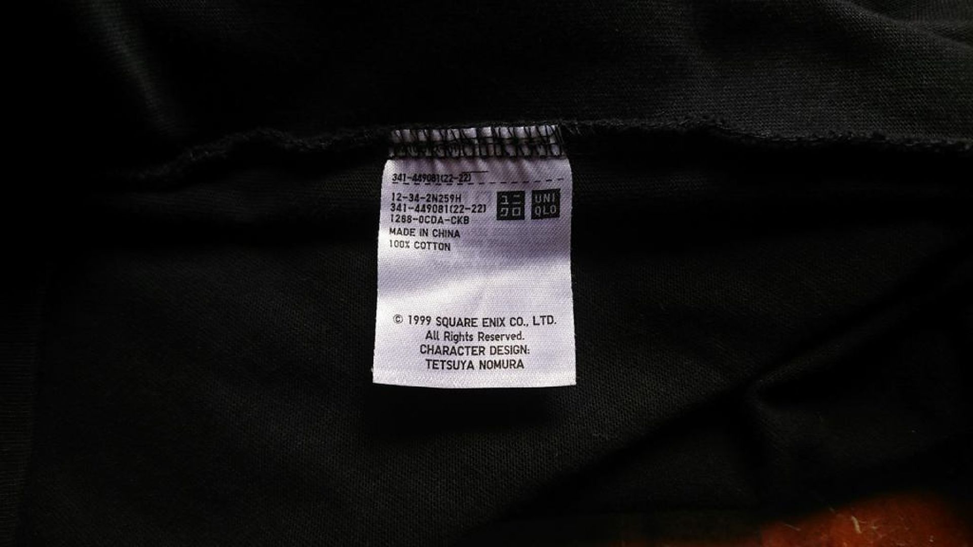 Etiqueta de ropa sin texto en español Etiqueta de ropa sin texto en español