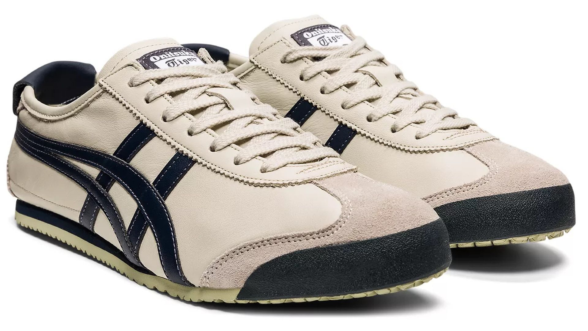 Hacemos zoom a las zapatillas deportivas de la princesa Leonor, unas Onitsuka Tiger MEXICO 66