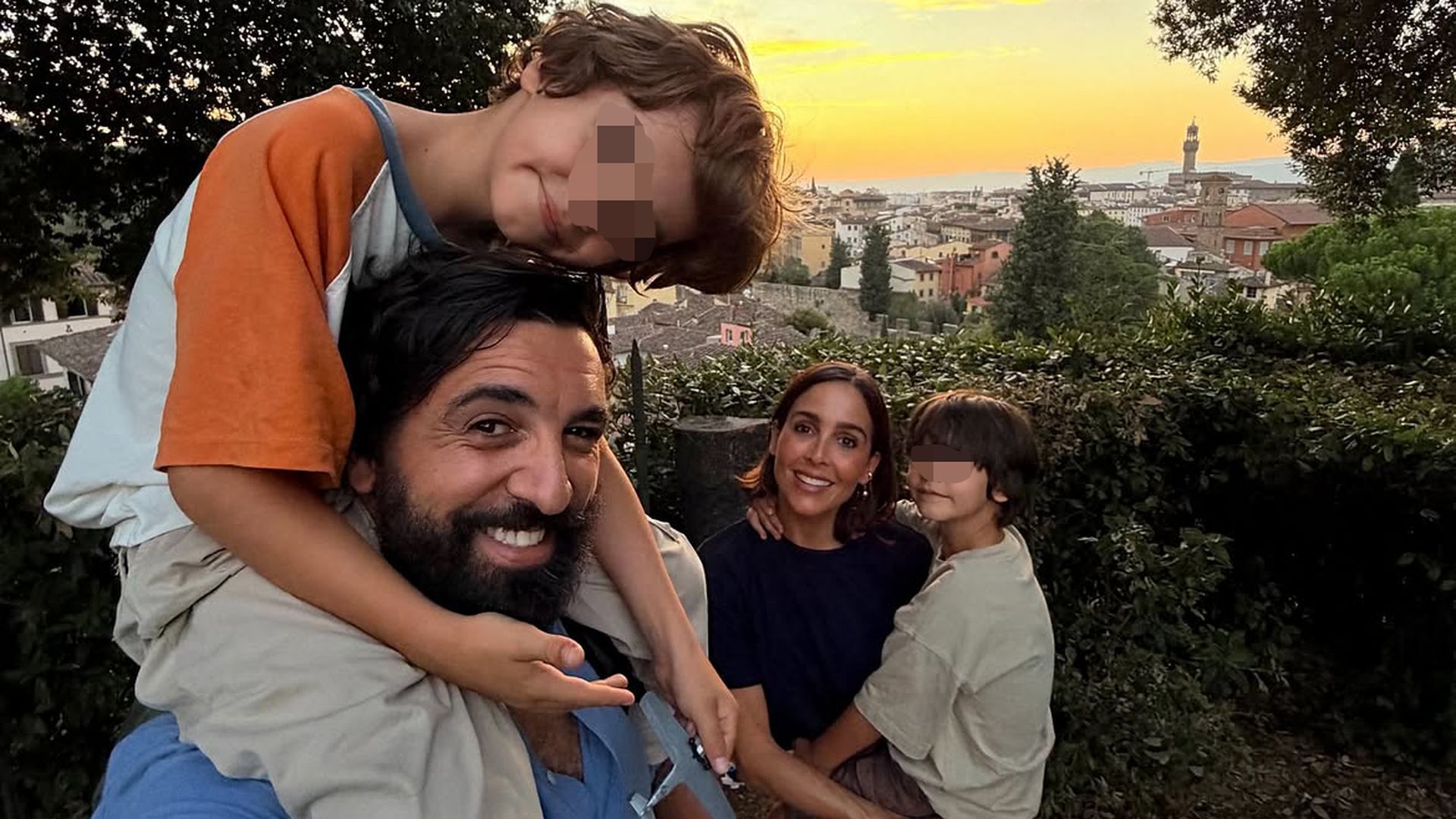Rocío Osorno, Coco Robatto, y sus hijos Jacobo y Luis