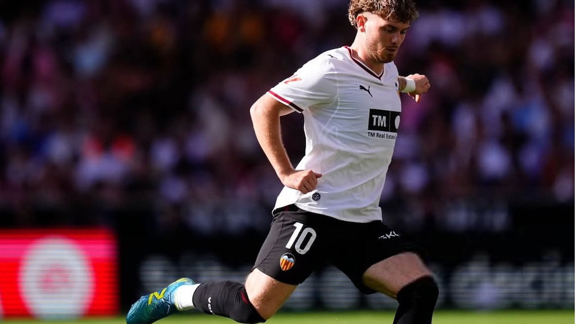 Harvey Elliott debuta con el Valencia CF