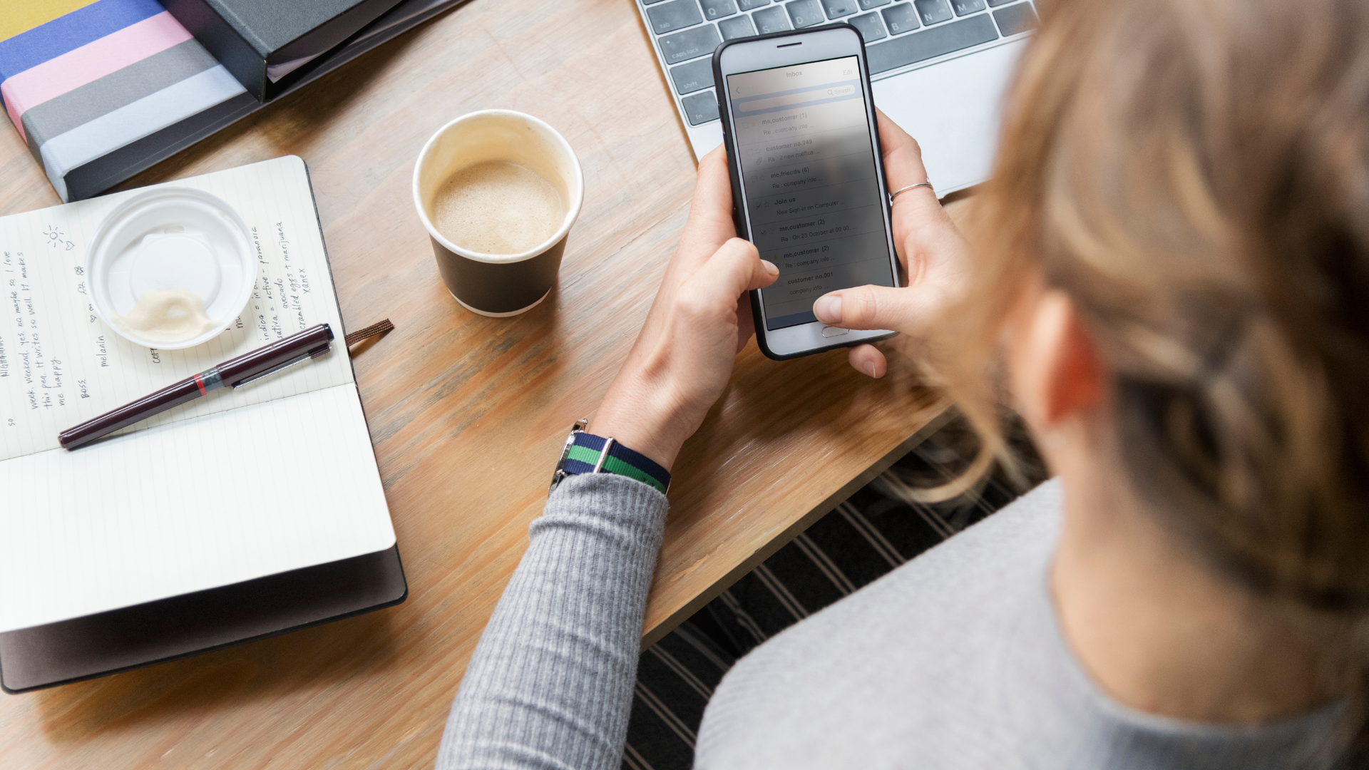 La disponibilidad continua difumina los límites entre trabajo y vida personal La disponibilidad continua difumina los límites entre trabajo y vida personal