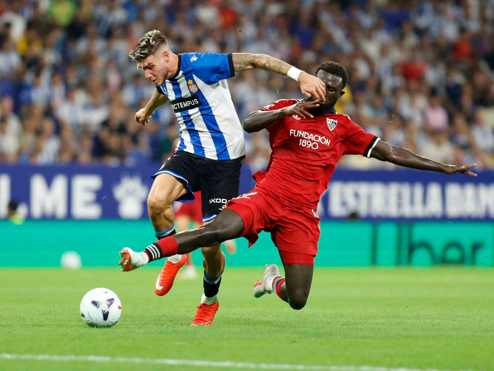 La jugada de la roja a Sangante en el Espanyol-Sevilla