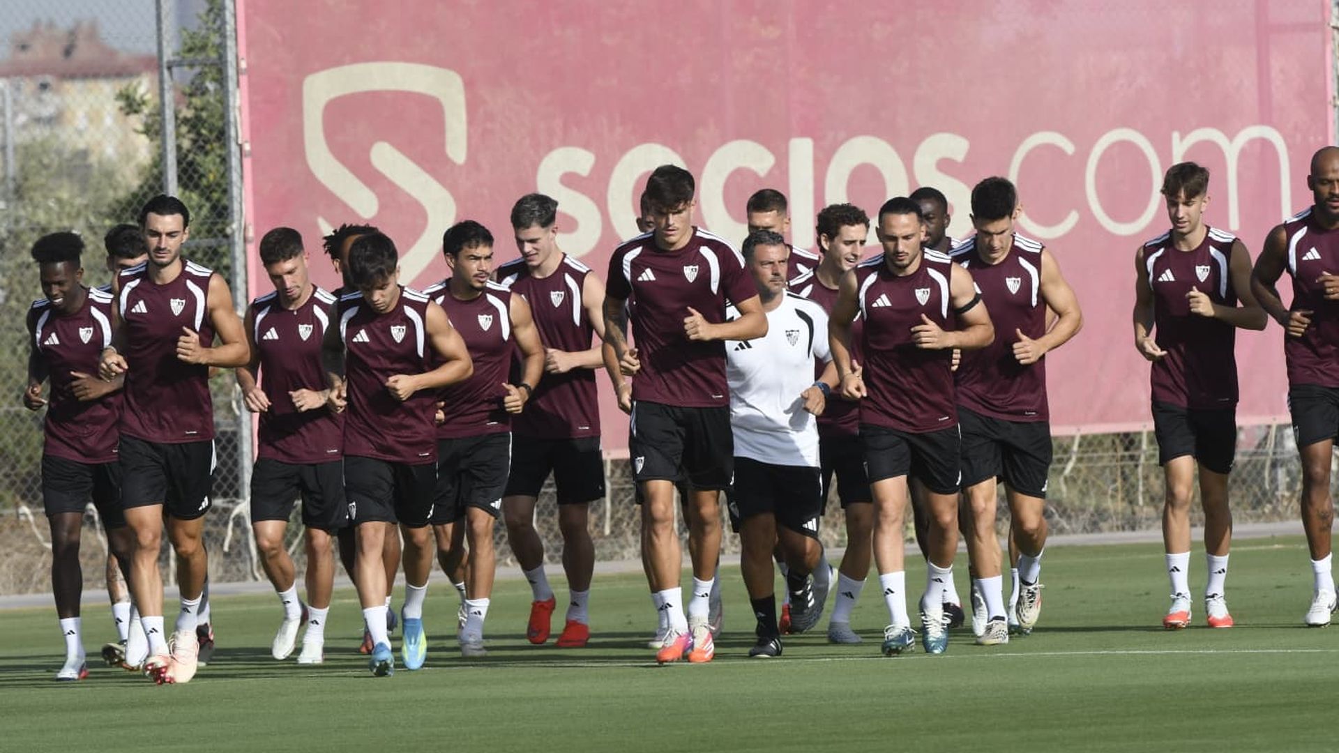 Los jugadores del Sevilla, en el entrenamiento de este martes Los jugadores del Sevilla, en el entrenamiento de este martes