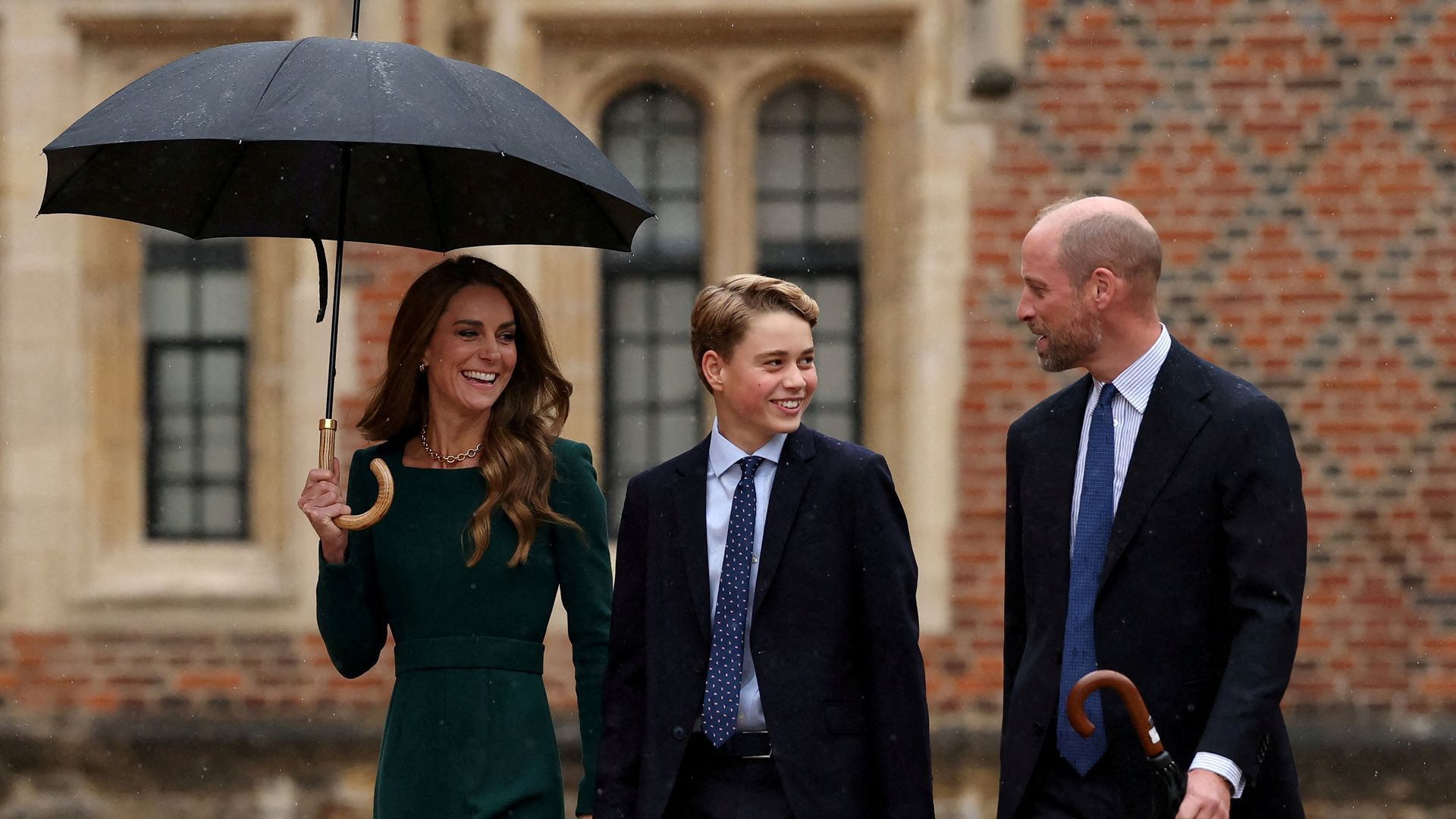 Los príncipes de Gales junto a su hijo George este 8 de septiembre Los príncipes de Gales junto a su hijo George este 8 de septiembre