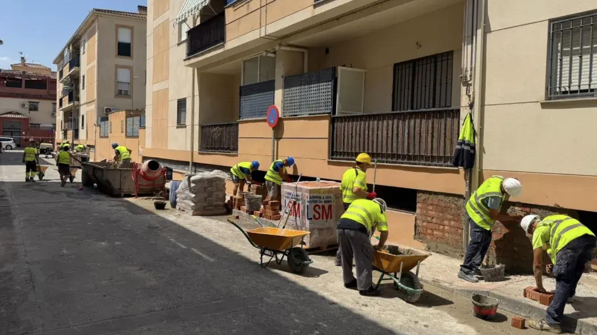 Los vecinos de 206 viviendas desalojadas en Las Gabias por los terremotos pueden volver a sus casas tras concluir las obras de emergencia Los vecinos de 206 viviendas desalojadas en Las Gabias por los terremotos pueden volver a sus casas tras concluir las obras de emergencia
