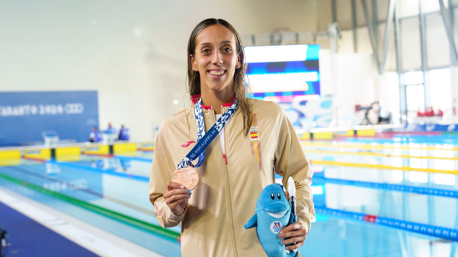 Tamara Frías posando con su bronce Tamara Frías posando con su bronce
