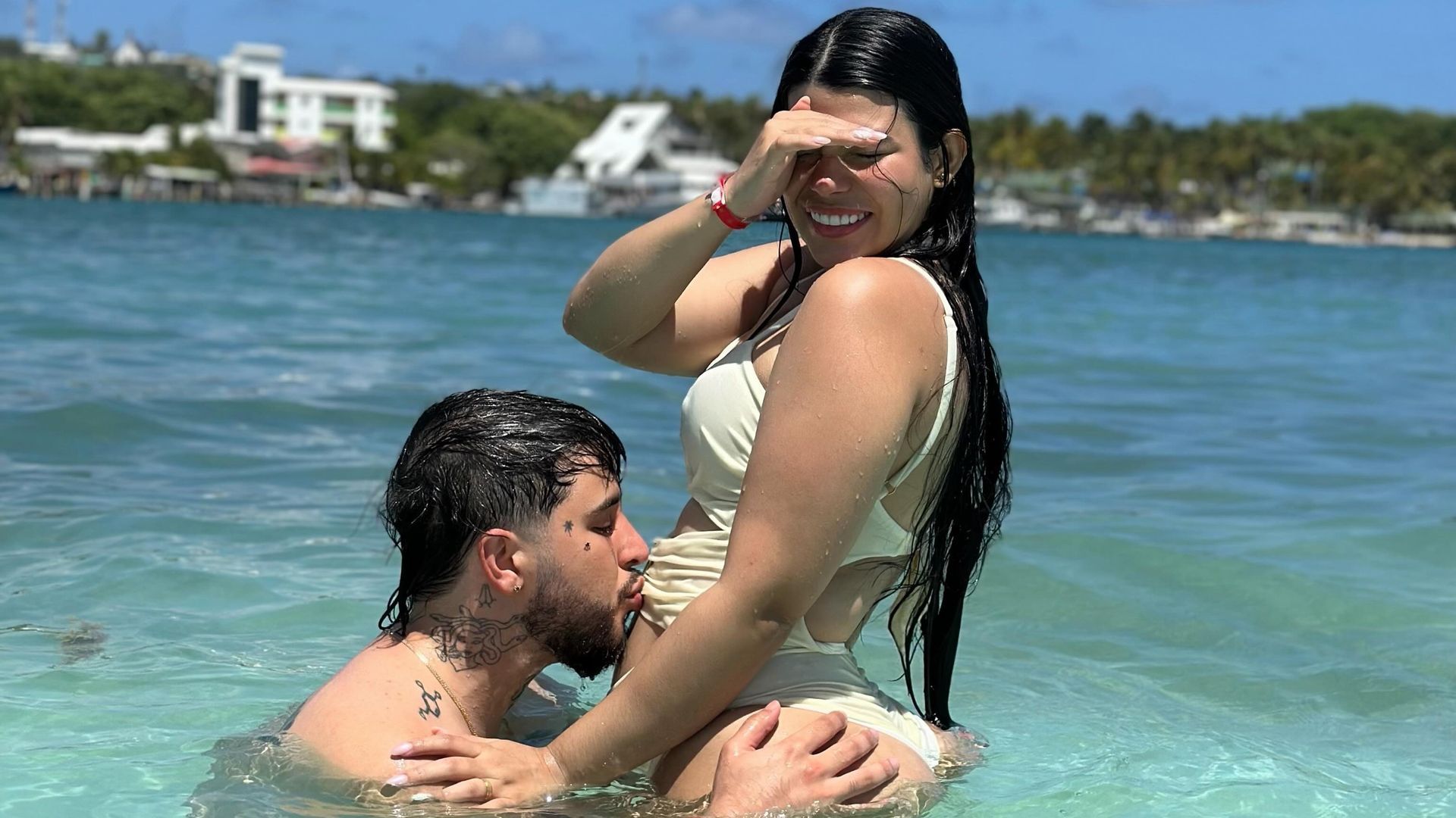 Una fotografía de la pareja compartida en redes sociales por Natalia, entonces embarazada Una fotografía de la pareja compartida en redes sociales por Natalia, entonces embarazada