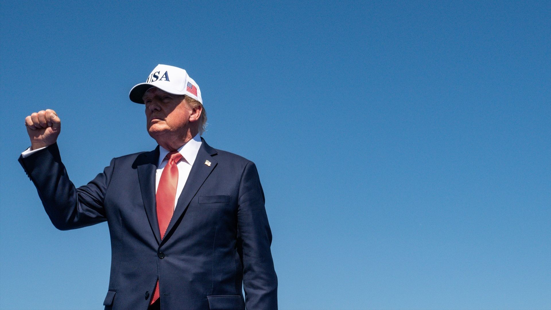 Donald Trump asegura que EE.UU. usará "todo su poder" para impedir otro ataque como el 11S y promete que Irán "jamás obtendrá un arma nuclear" Donald Trump asegura que EE.UU. usará "todo su poder" para impedir otro ataque como el 11S y promete que Irán "jamás obtendrá un arma nuclear"