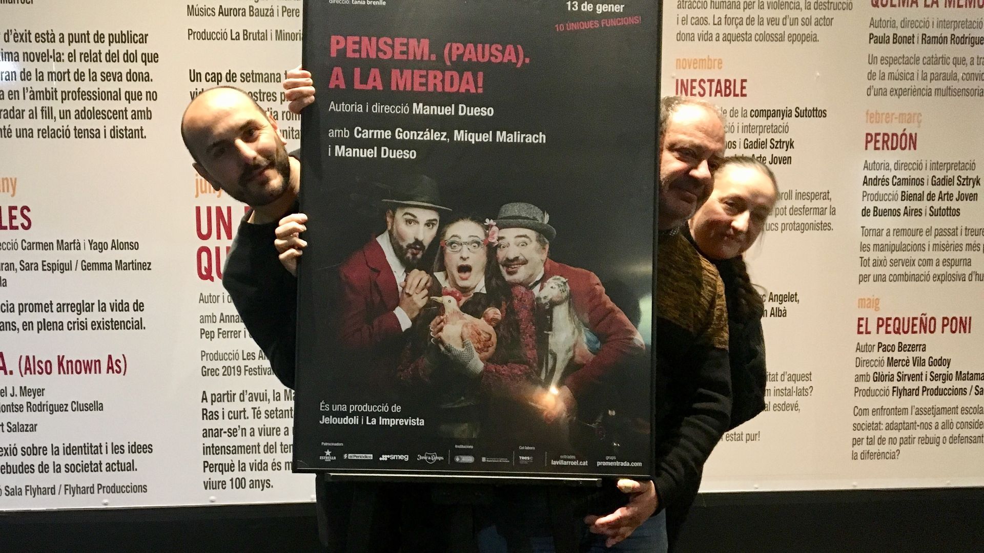 El actor, director, dramaturgo y poeta catalán Manel Dueso (c), junto a Carme González (d), Miquel Malirach (i) El actor, director, dramaturgo y poeta catalán Manel Dueso (c), junto a Carme González (d), Miquel Malirach (i)