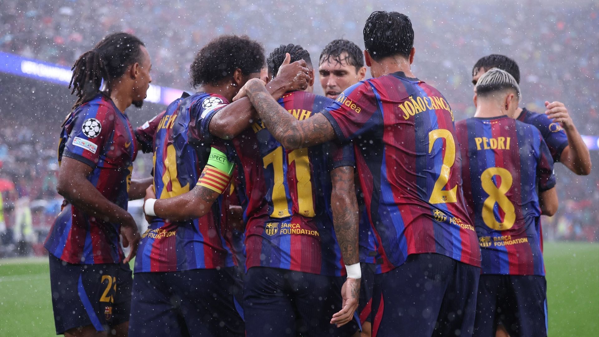 El FC Barcelona celebra el primer gol de Raphinha El FC Barcelona celebra el primer gol de Raphinha