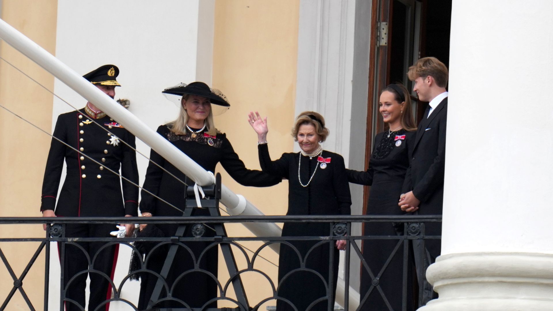 El saludo de la riena Sonja