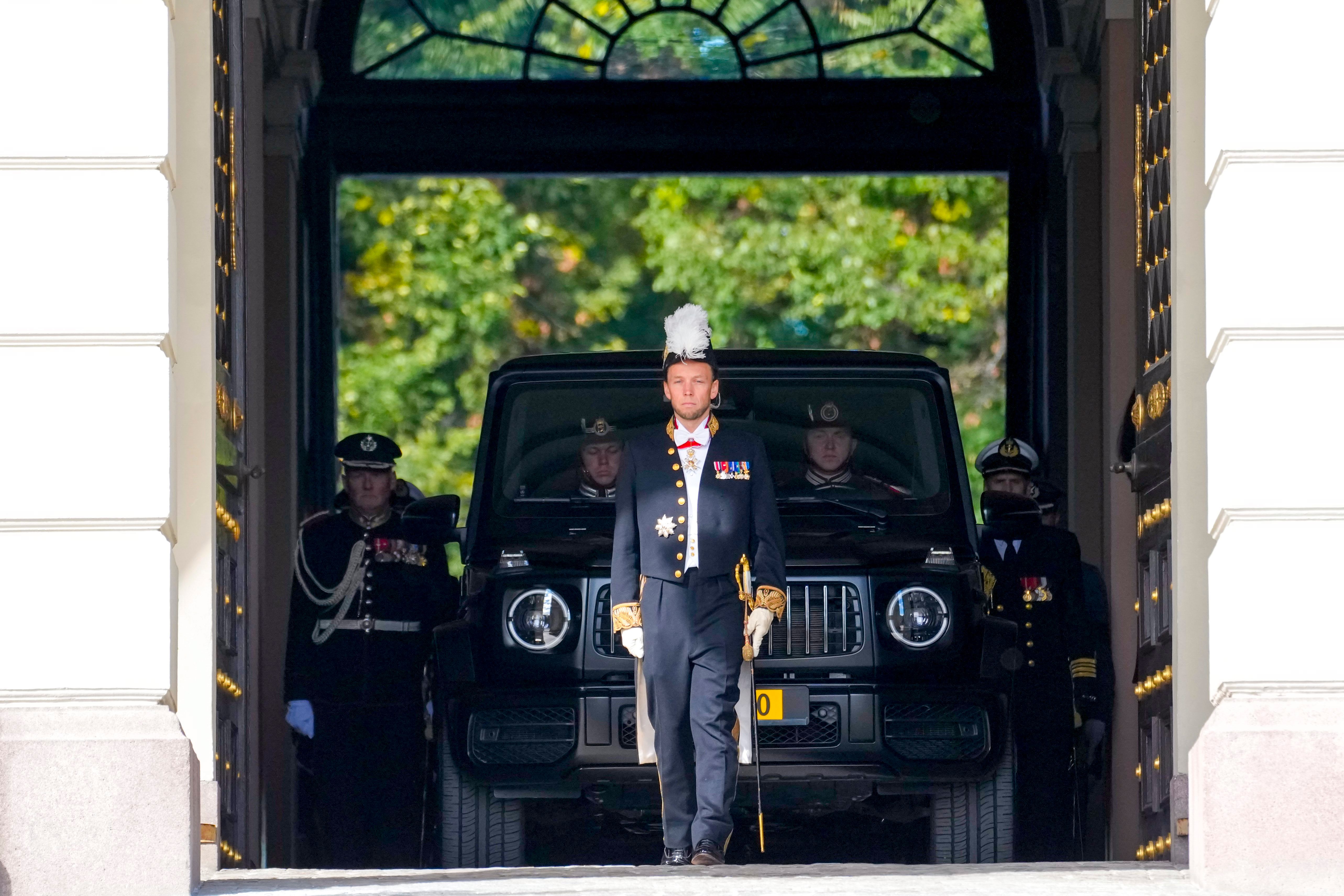 La salida del féretro de Harald V del Palacio Real