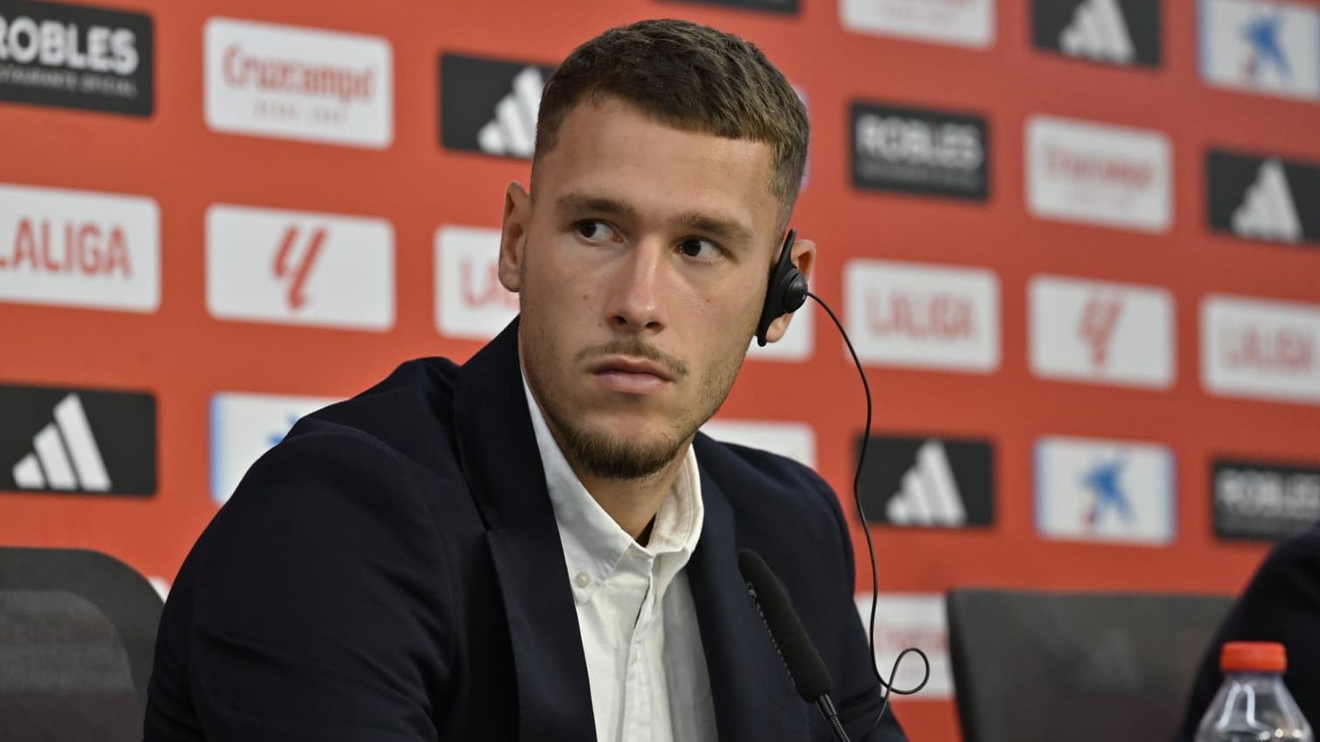 Lucas Stassin, en su presentación con el Sevilla Lucas Stassin, en su presentación con el Sevilla